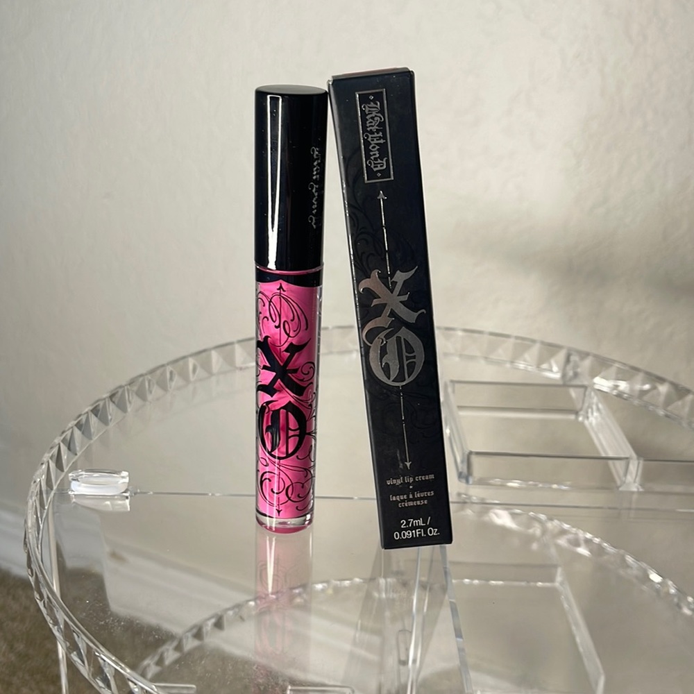 KVD Vinyl Lip Cream in shade Rosita